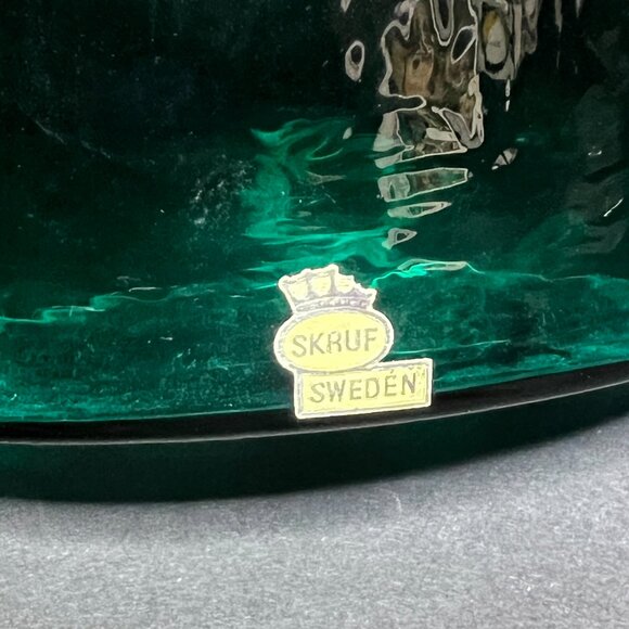 Vintage MCM Rare Skruf Sweden Green Glass Rectangular Oval Crown Label Vase 7" - Picture 2 of 8